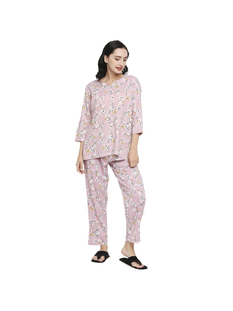 New Floral Print Night Suit For Ladies at Rs.370/Piece in surat offer by  Abhinandan Hosiery